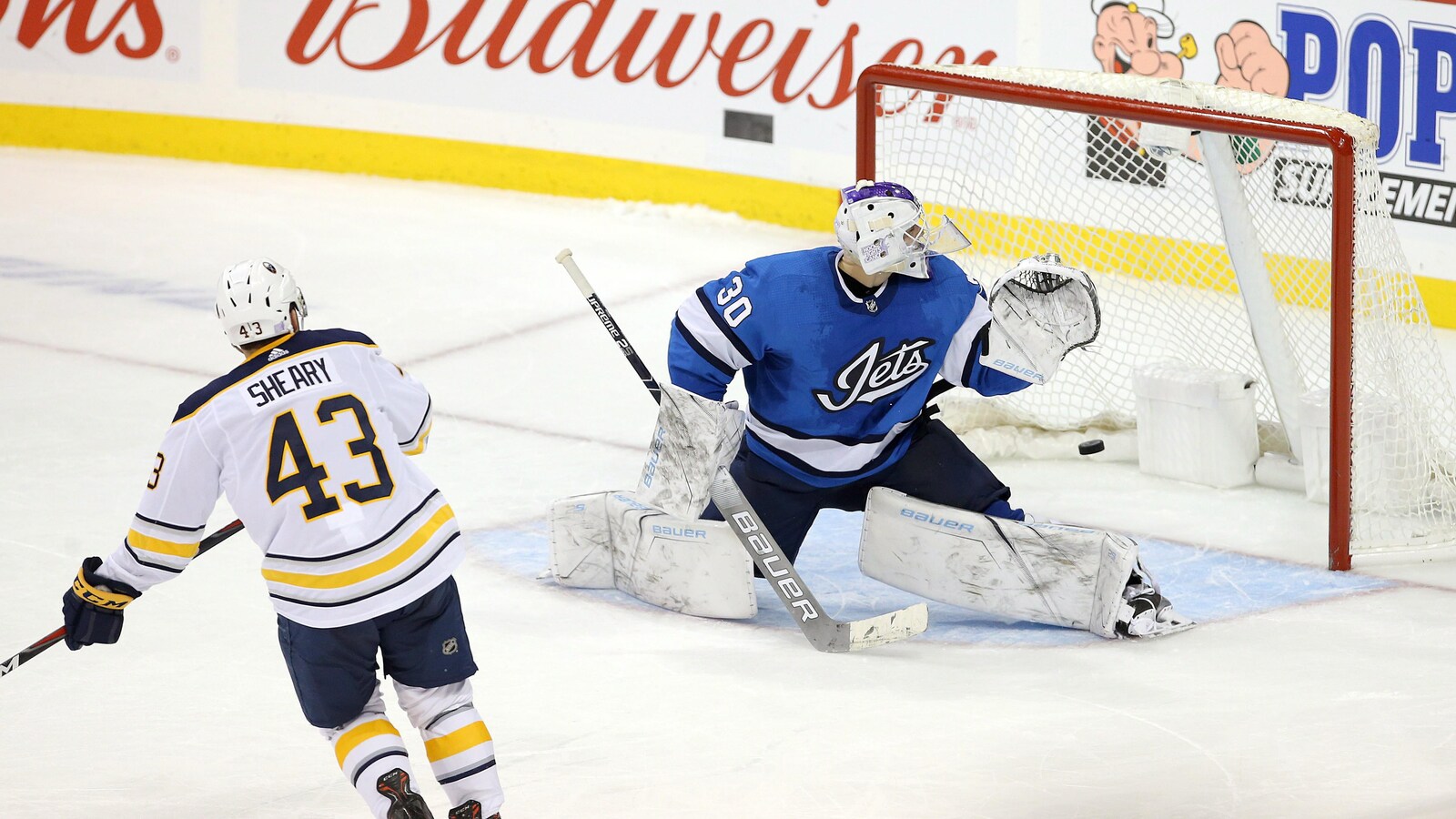 Conor Sheary a inscrit le but victorieux en tirs de barrage contre Laurent Brossoit