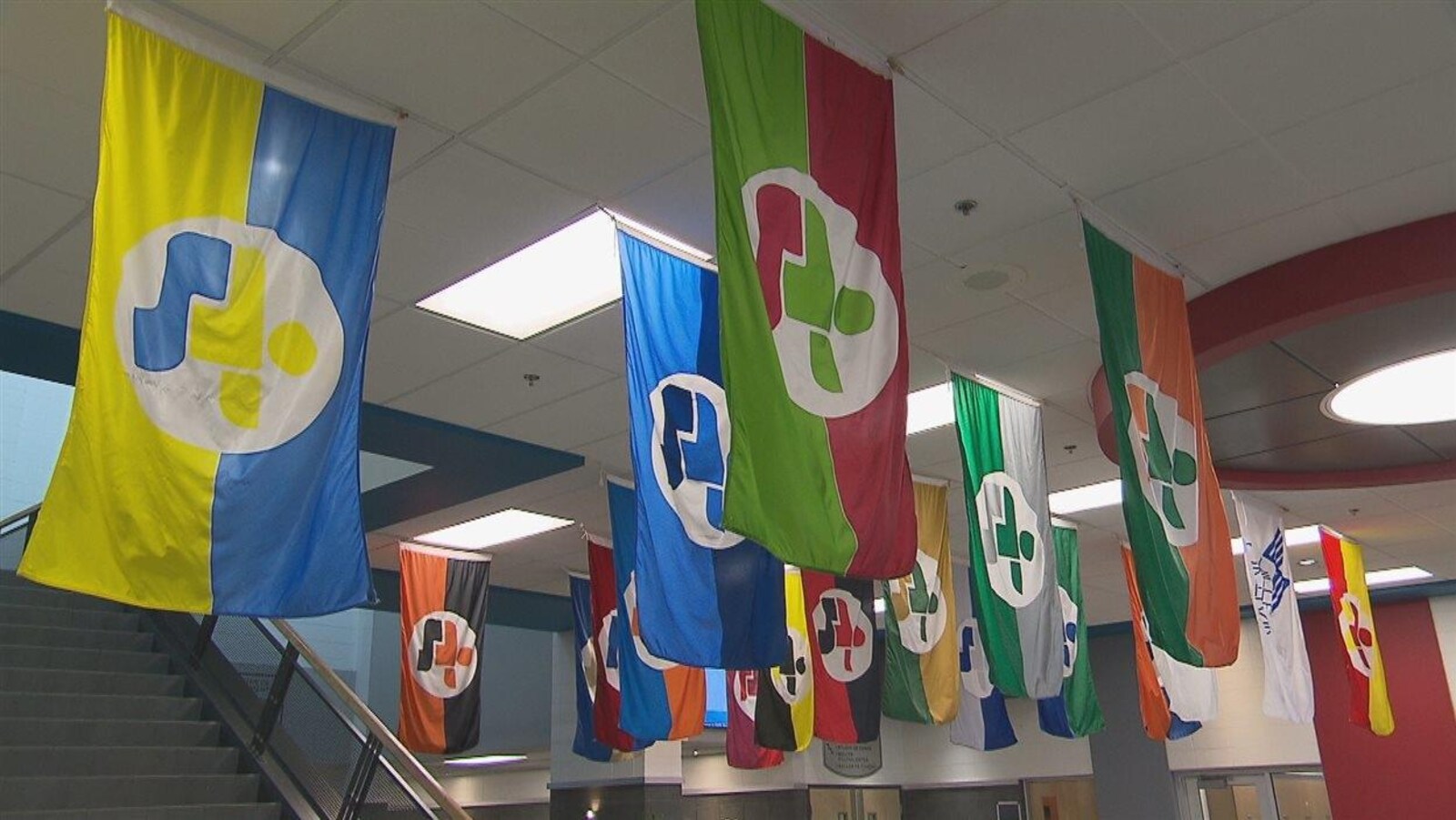 Drapeaux des délégations des Jeux du Québec