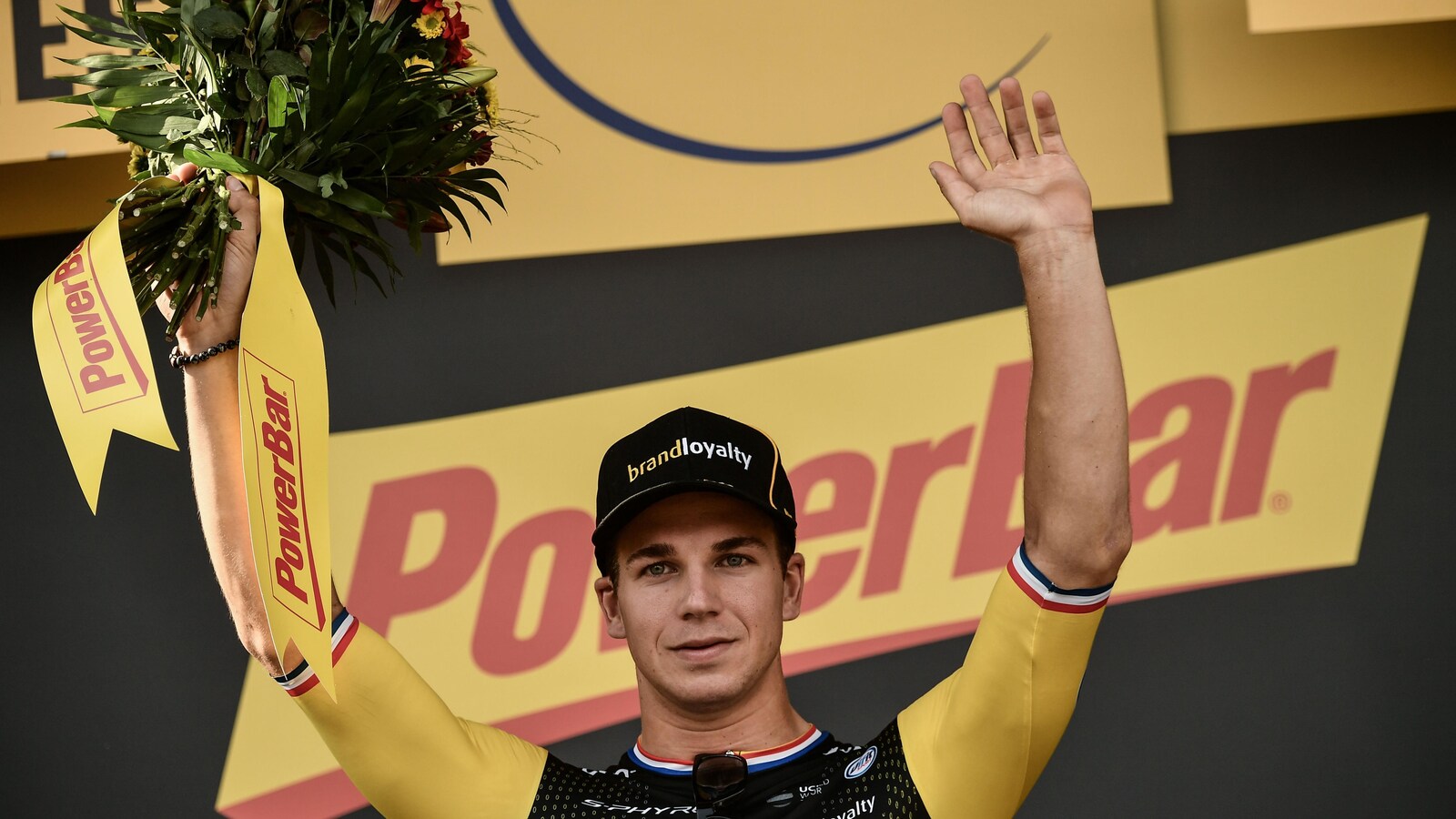 Dylan Groenewegen célèbre sa victoire lors de la 7e étape du Tour de France.
