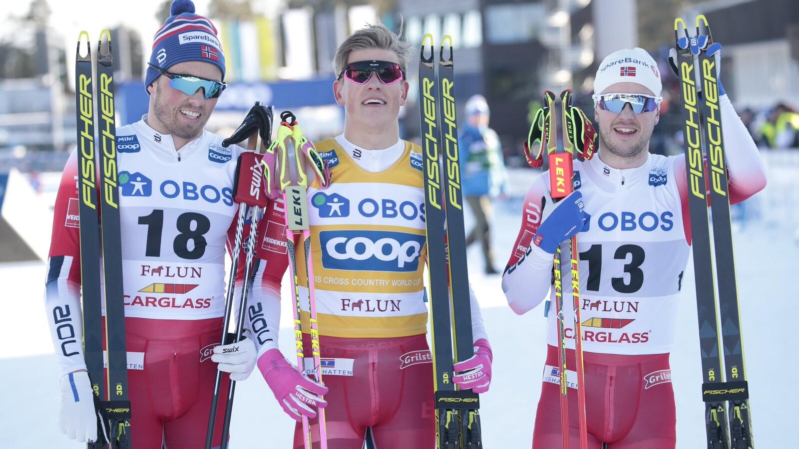 Emil Iversen Johannes (gauche), Johannes Hösflot Klaebo (centre) et Sindre Bjornestad Skar (droite)