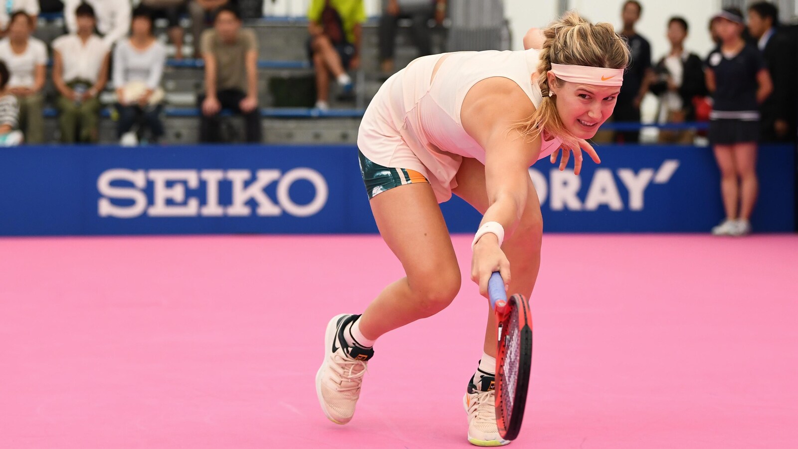 Eugenie Bouchard fait un revers lors d'un match à Tokyo.