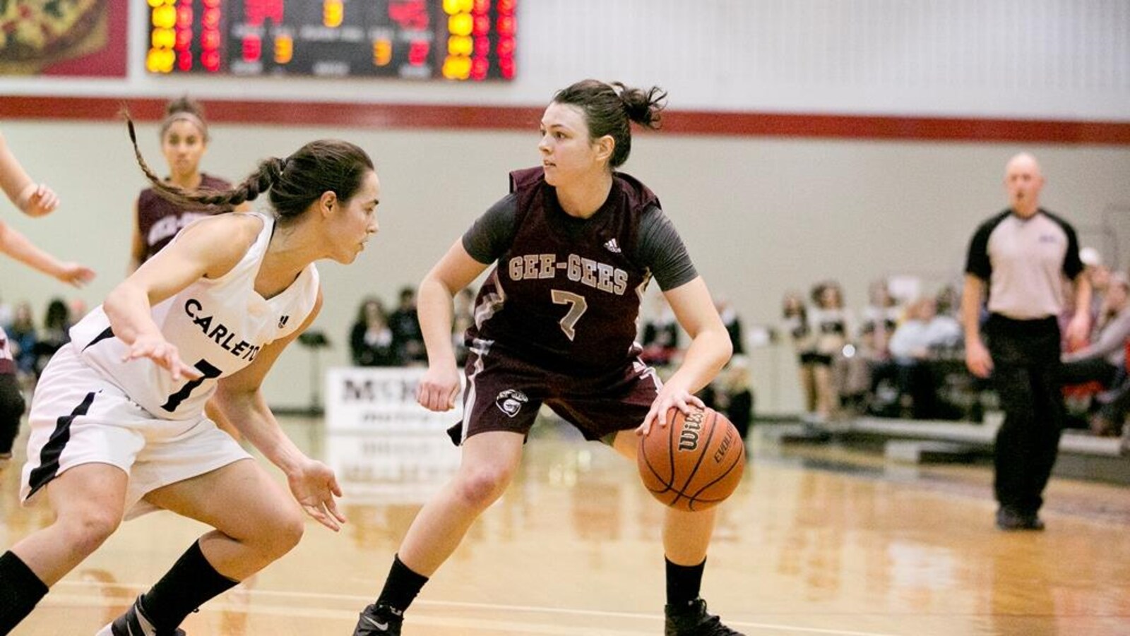 Kellie Forand, lors d'un match avec les Gee Gees de l'Université d'Ottawa contre les Ravens de Carleton