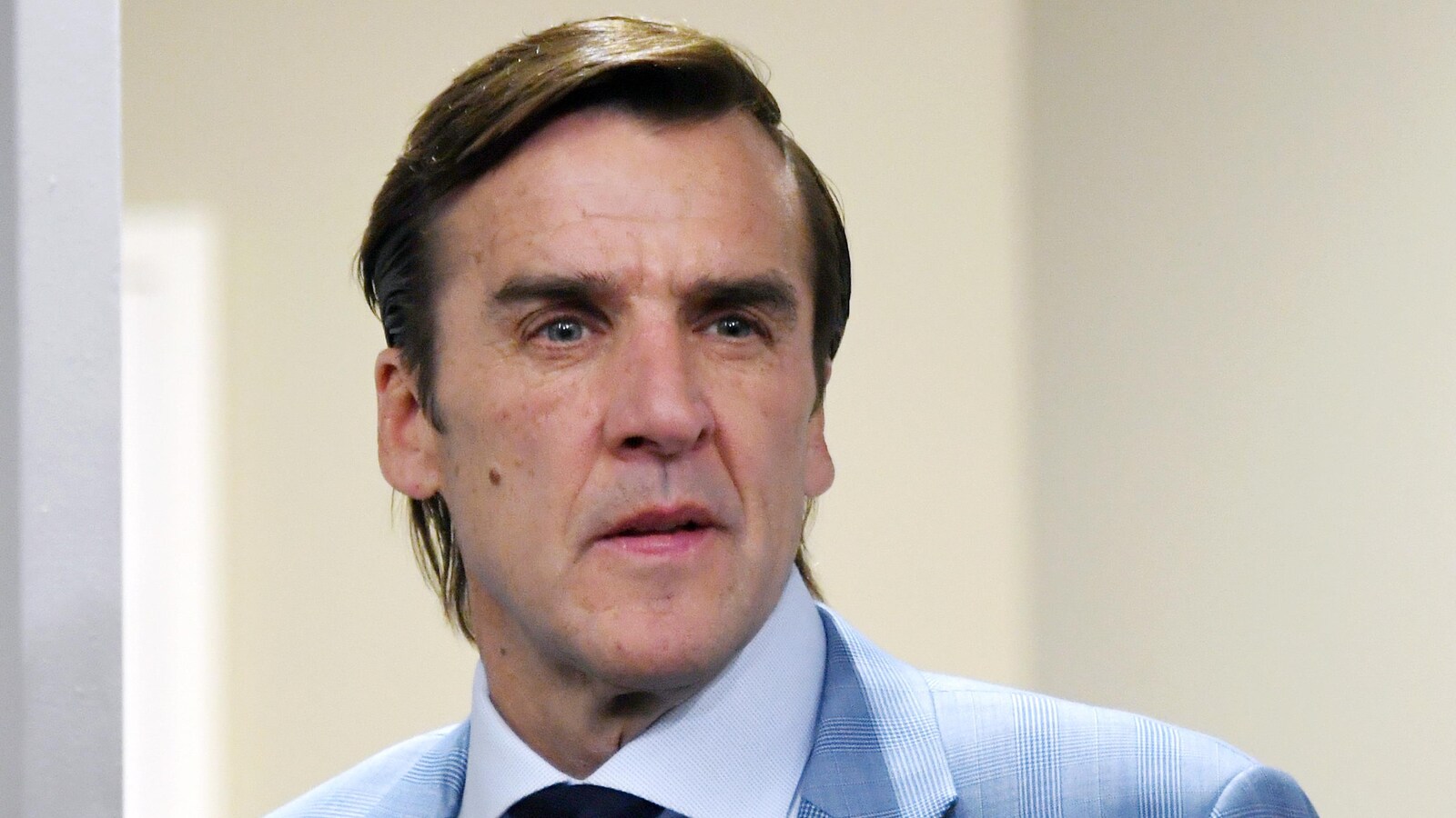Gros plan de George McPhee