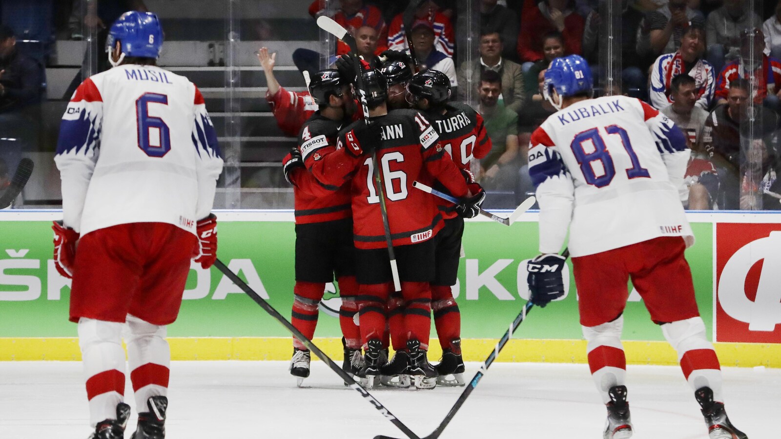 Le Canada avance en finale du Championnat du monde de hockey masculin.