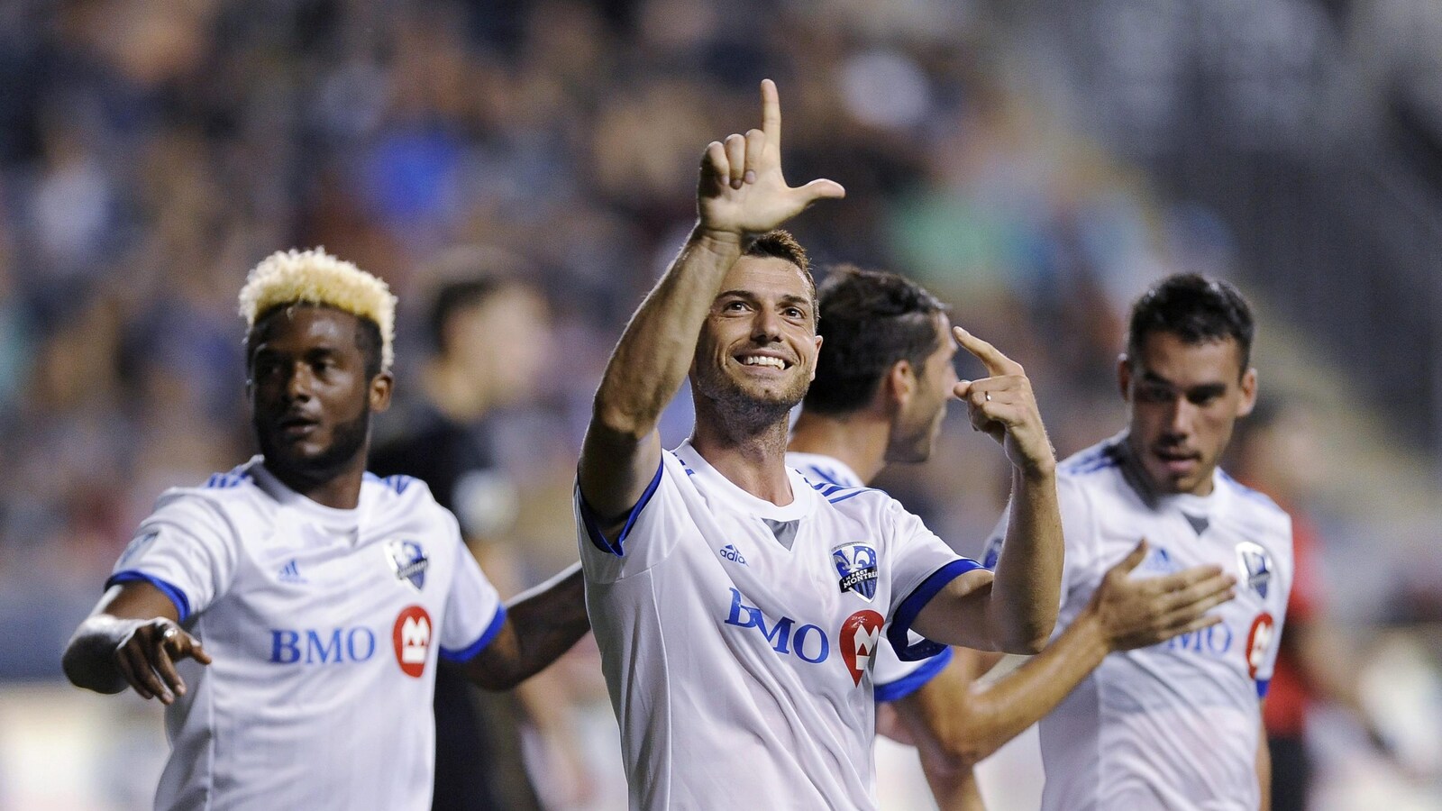 Blerim Dzemaili (au centre) après avoir compté un but contre l'Union de Philadelphie