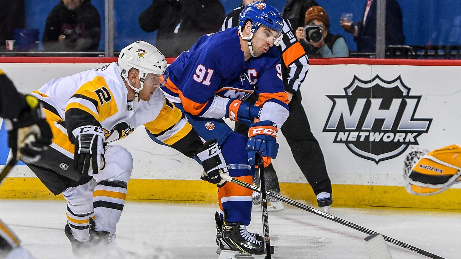 Chad Ruhwedel et John Tavares