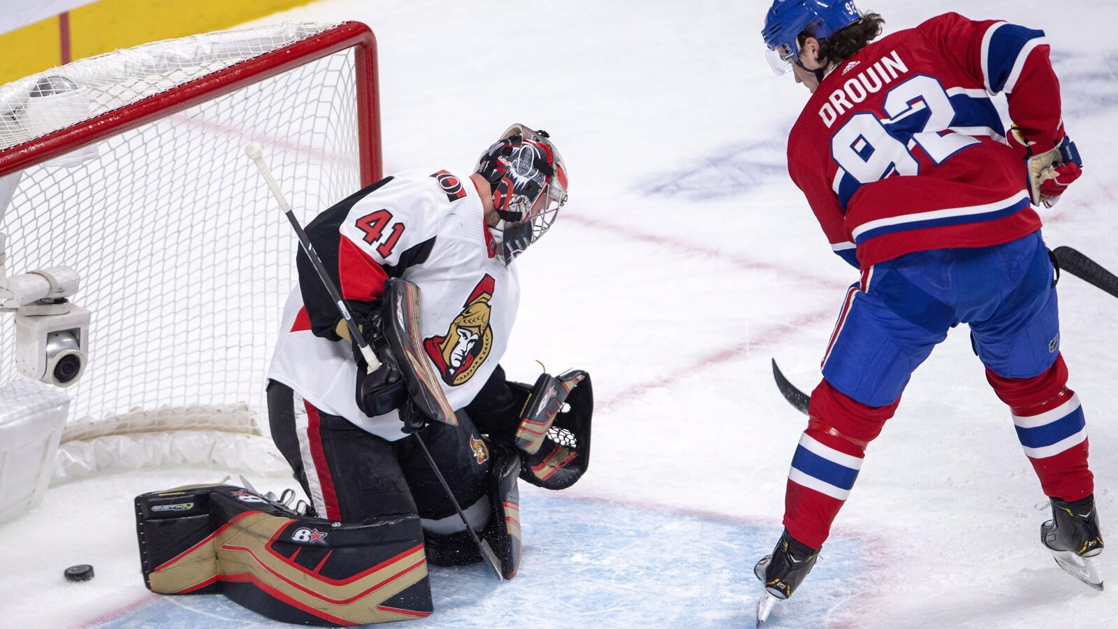 Jonathan Drouin déjoue Craig Anderson en première période de la victoire du Canadien contre les Sénateurs.