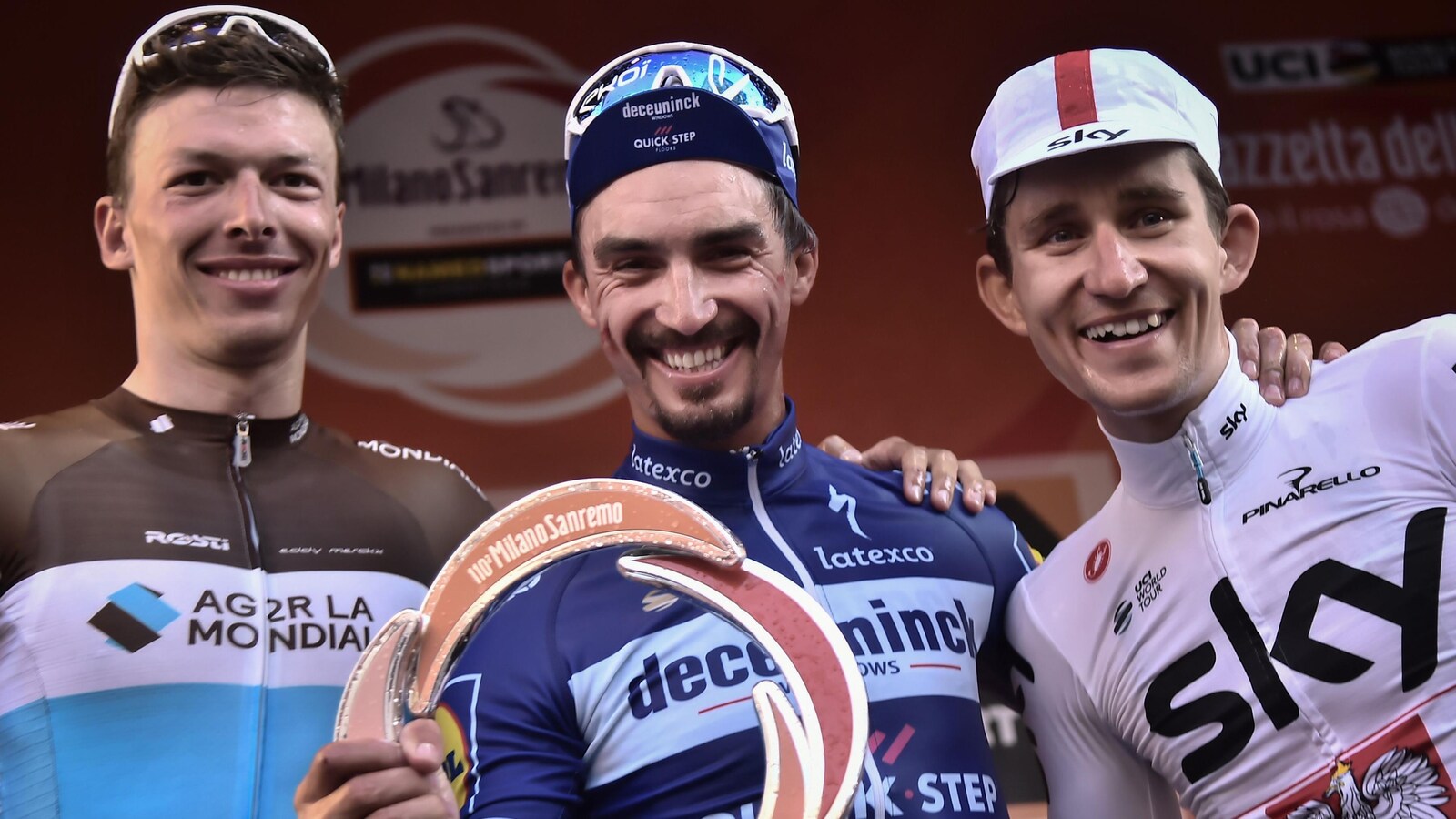 Julian Alaphilippe sur le podium de Milan - Sanremo