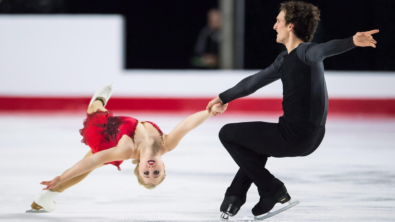 Julianne Séguin (gauche) et Charlie Bilodeau (droite)