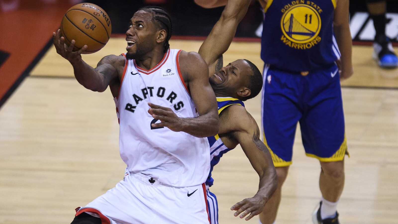 Kawhi Leonard (no 2) et Andre Iguodala (no 9)