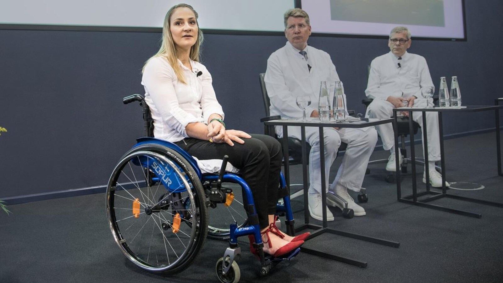 Kristina Vogel parle à la presse après son accident qui l'a laissée paraplégique