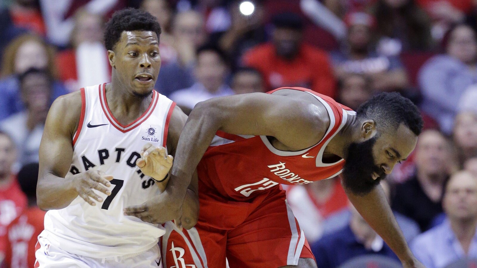Kyle Lowry, des Raptors, et James Harden, des Rockets