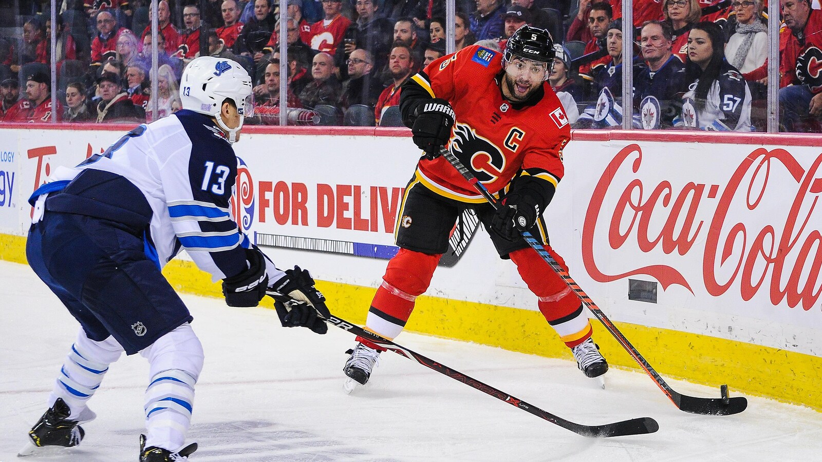 Mark Giordano (à droite)