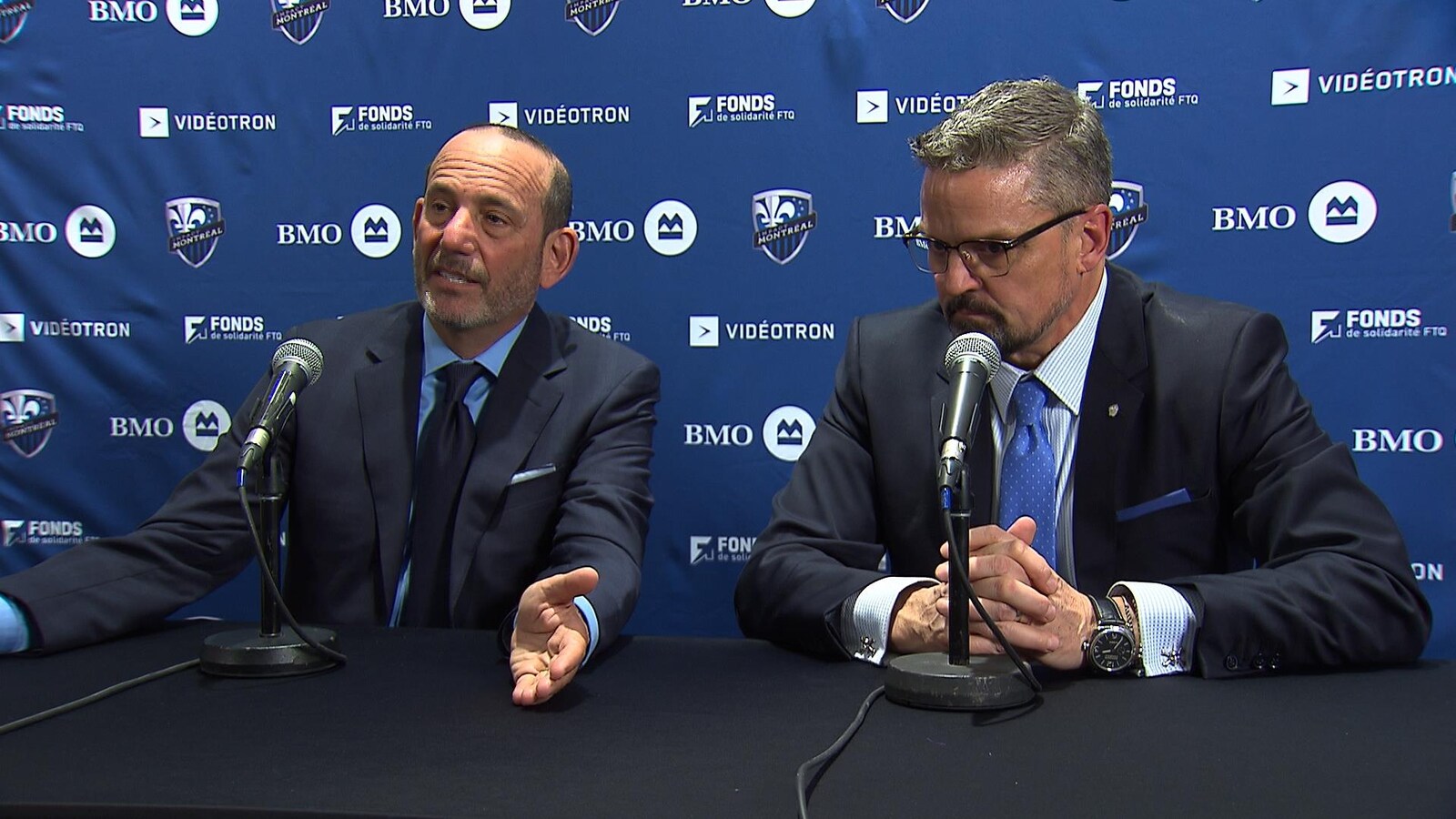 Le commissaire de la MLS, Don Garber (à gauche), accompagné du président de l'Impact, Kevin Gilmore.