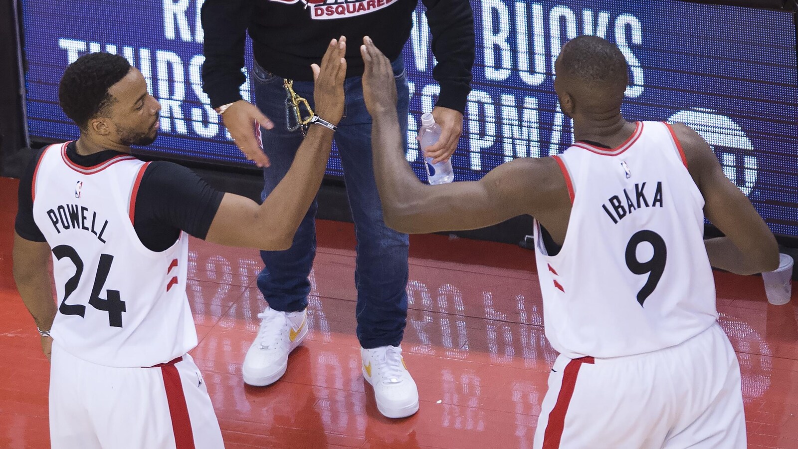 Norman Powell (no 24) et Serge Ibaka (no 9)