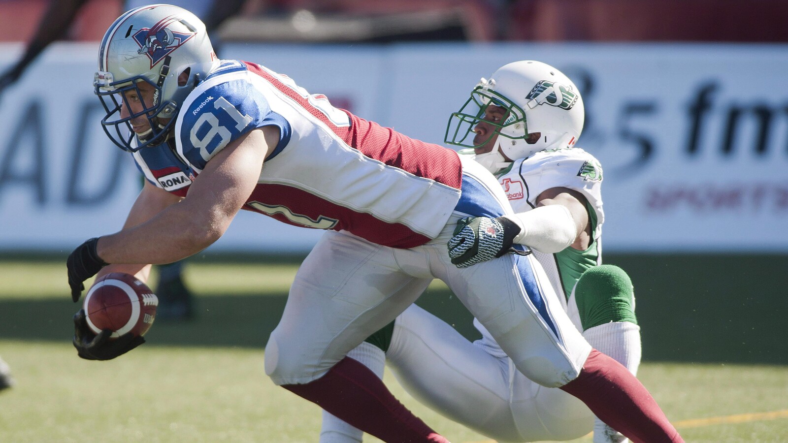 Patrick Lavoie (no 81) lorsqu'il affrontait les Roughriders lors d'un match à Montréal.