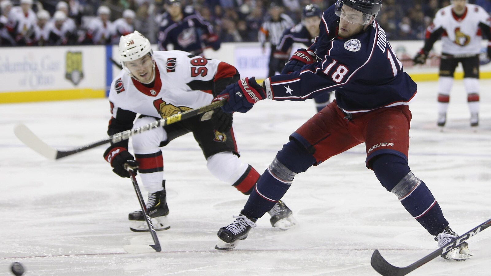 Pierre-Luc Dubois a marqué deux buts et a amassé deux aides dans la victoire des Blue Jackets de Columbus sur les Sénateurs d'Ottawa.