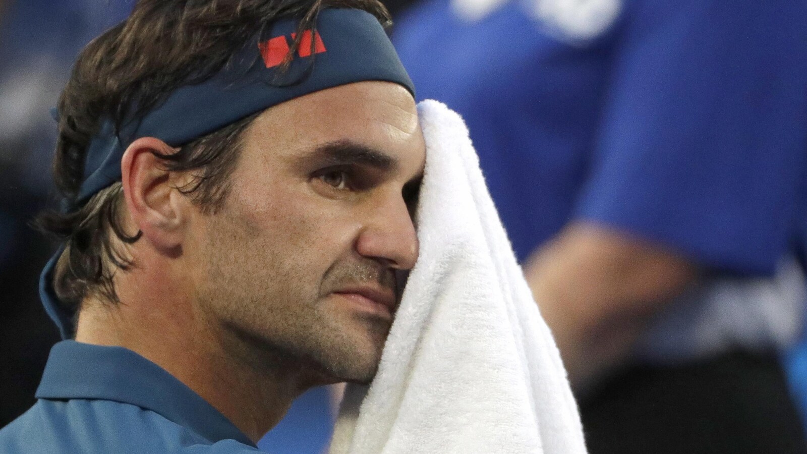Roger Federer a essuyé un surprenant revers, dimanche, aux Internationaux d'Australie.