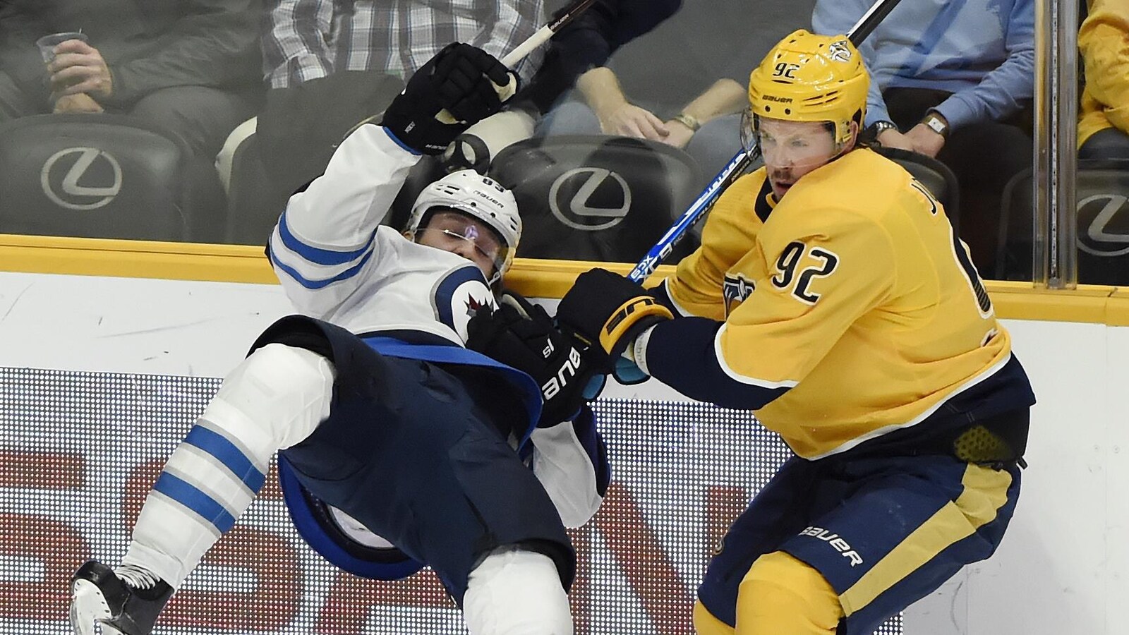 Sami Niku des Jets et Ryan Johansen des Predators