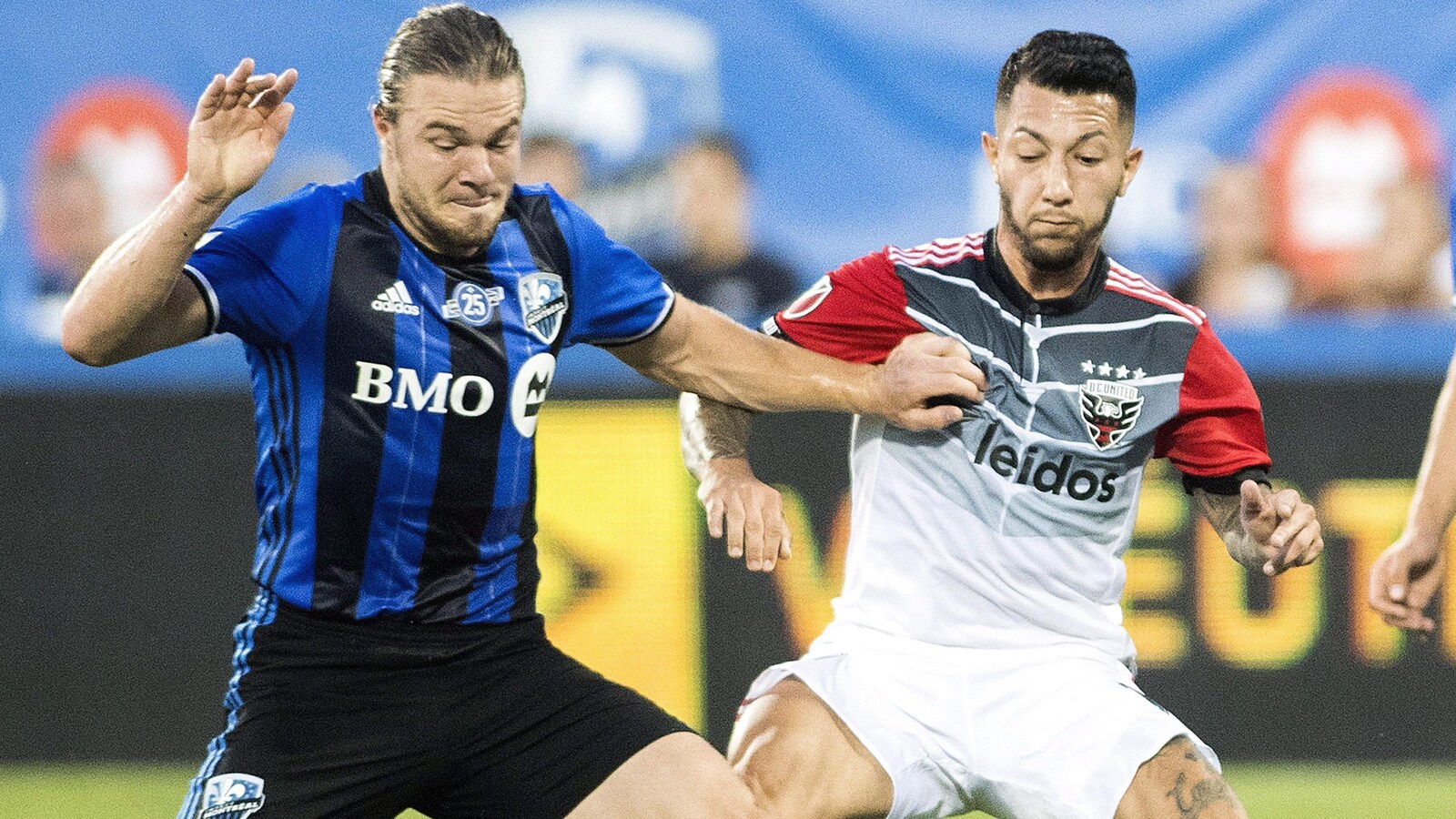 Un duel musclé entre Samuel Piette et Luciano Acosta du D.C. United