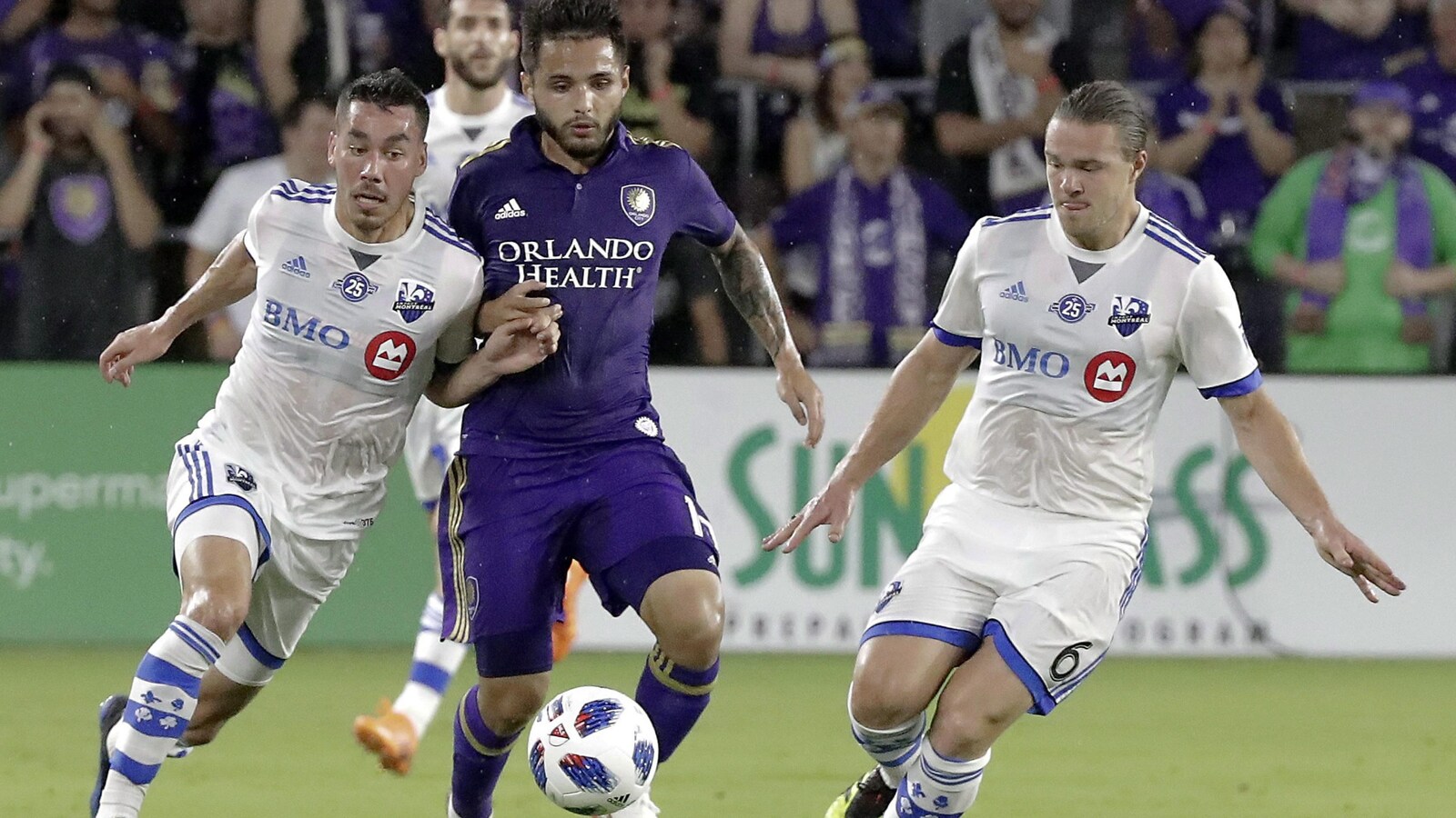 Samuel Piette (à droite) en action lors du match de l'Impact à Orlando, le 23 juin 2018
