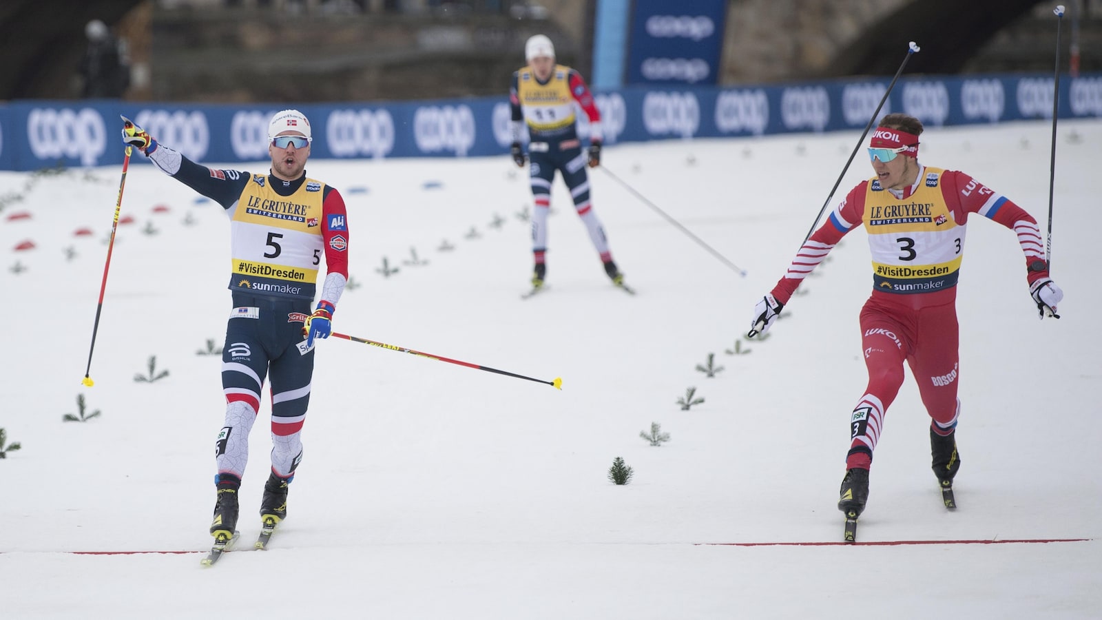 Skar Sindre Bjoernestad (dossard 5), vainqueur du sprint à Dresde