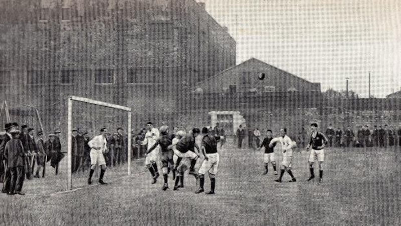 Le 5 mai 1918, l'Olympique de Pantin bat l'Olympique de Lyon 3-0 en finale de la Coupe de France