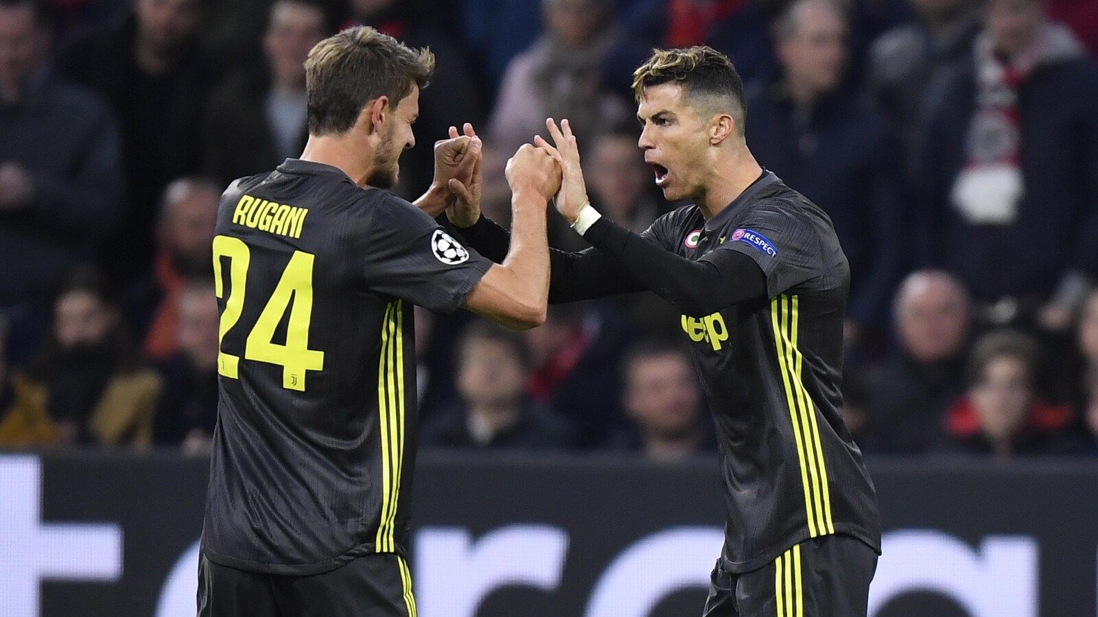 Cristiano Ronaldo (à droite) et Daniele Rugan dans le maillot de la Juventus de Turin