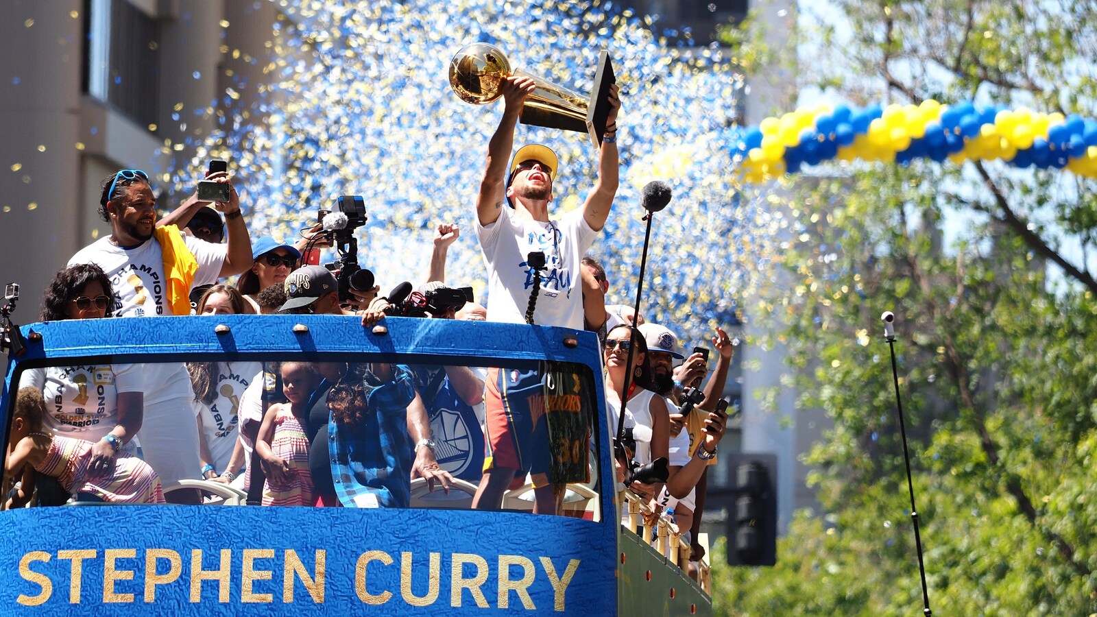 Stephen Curry (à droite)