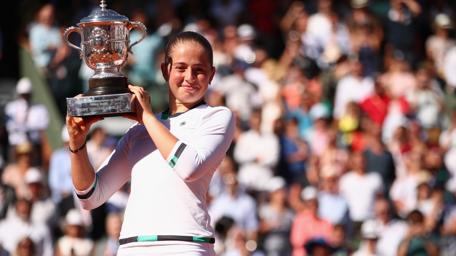 La Lettone Jelena Ostapenko s'est imposée en finale du simple féminin à Roland-Garros face à la Roumaine Simona Halep