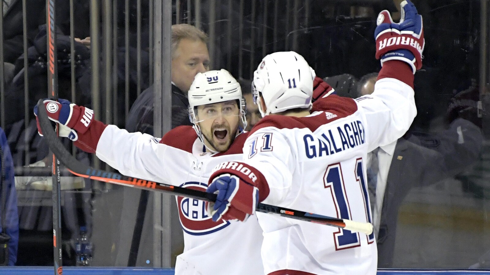 Tomas Tatar est félicité par Brendan Gallagher.