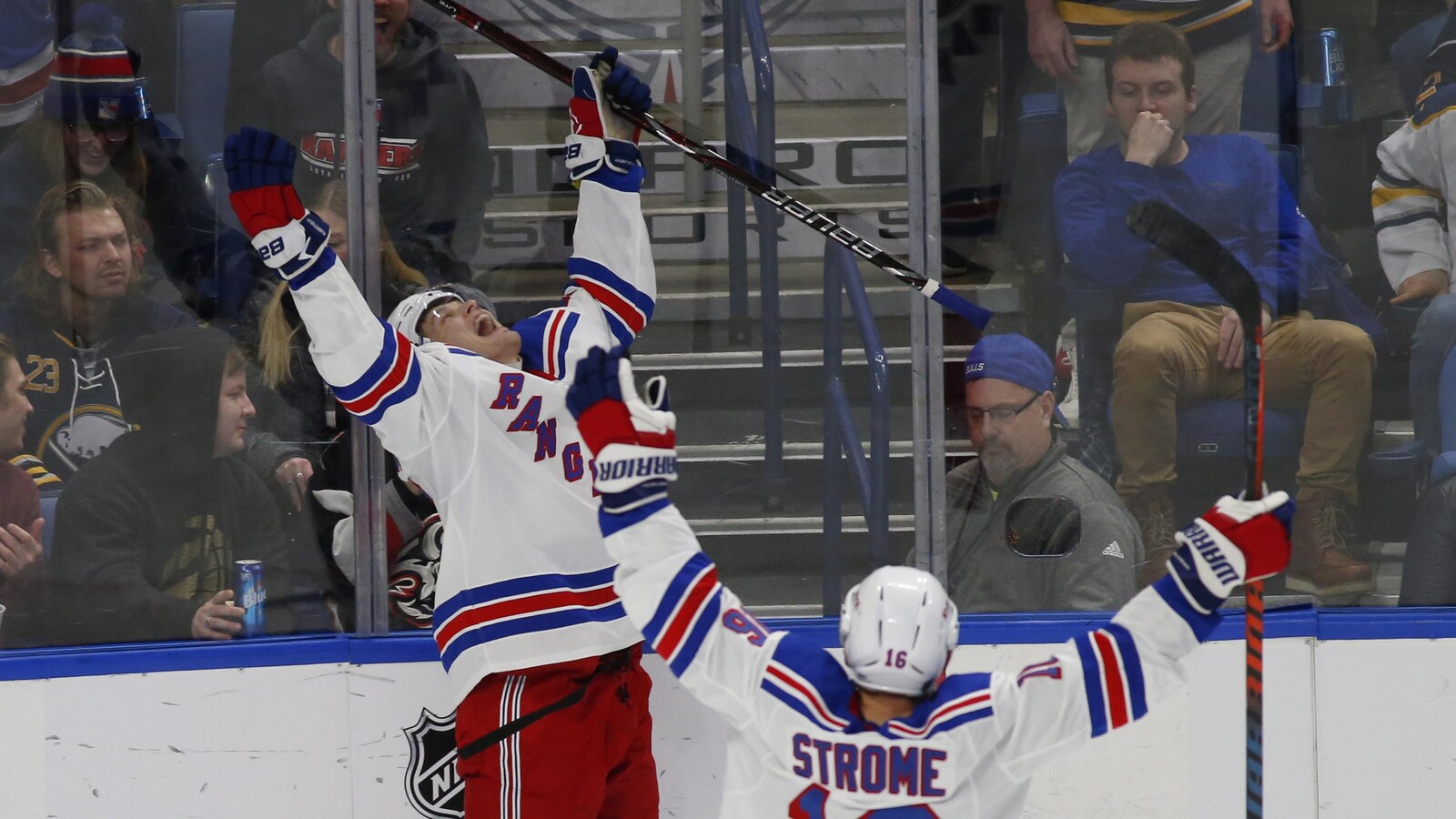 Vladislav Namestnikov (à gauche) et Ryan Strome