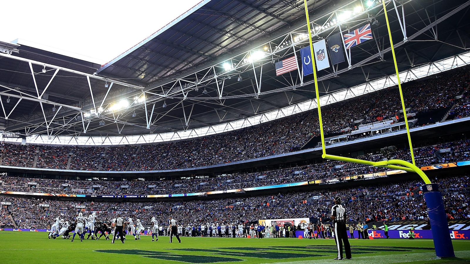 Vue générale d'un match de football américain au stade Wembley de Londres
