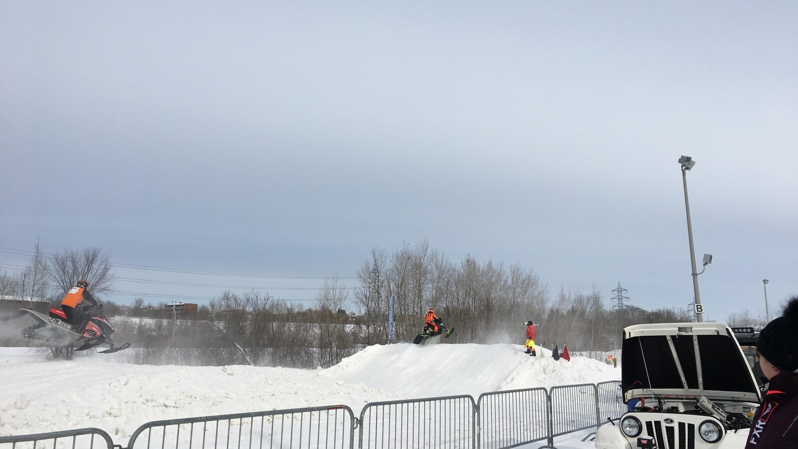 Malgré un froid polaire, le deuxième Grand prix snowcross se déroule comme prévu à Shawinigan.