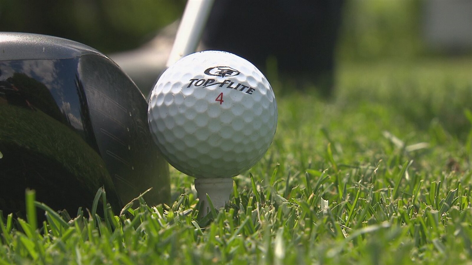 Une balle de golf