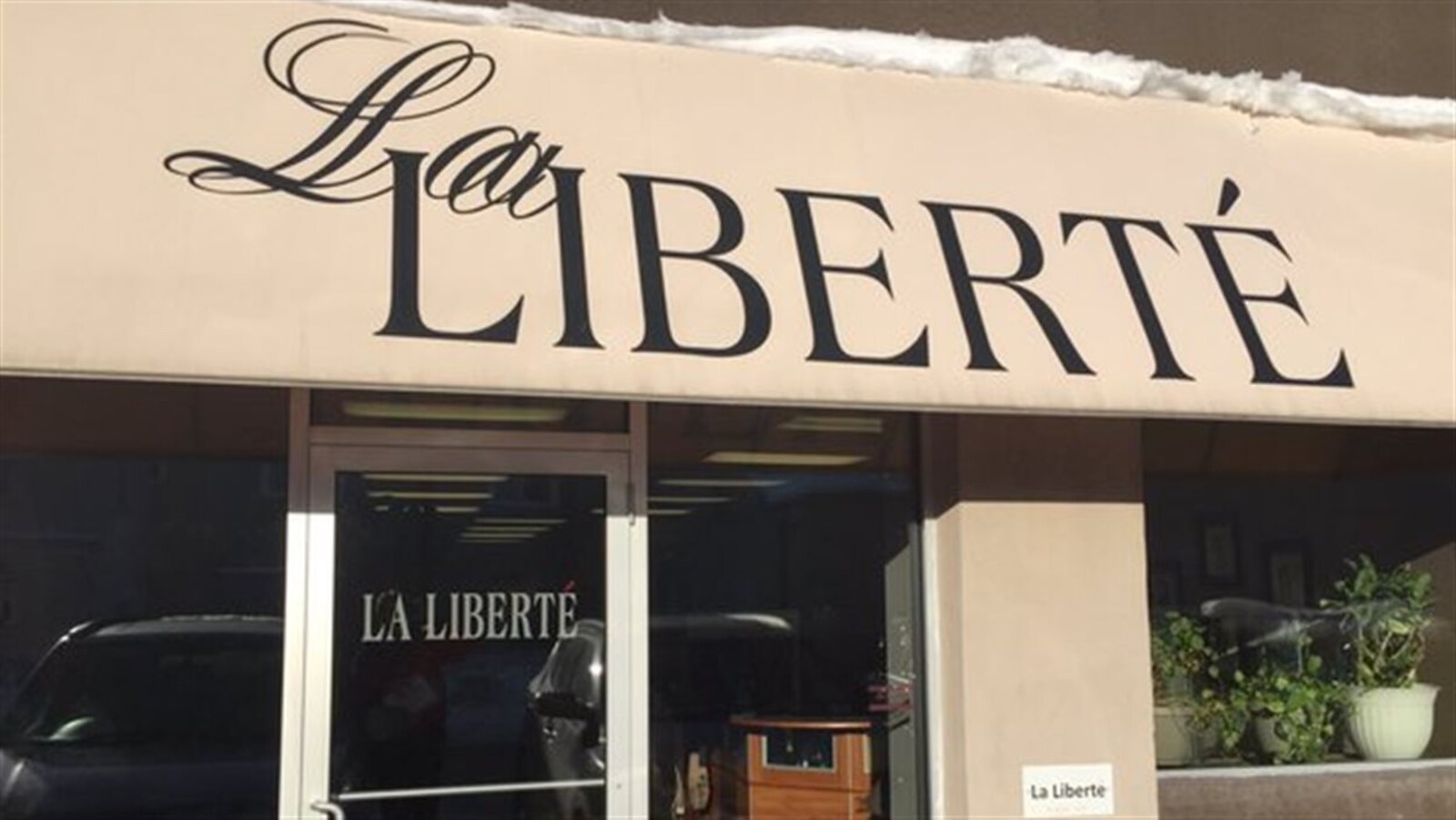Devanture du journal La Liberté, dans le quartier de Saint-Boniface à Winnipeg.