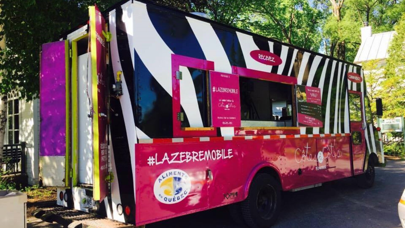 Photo d'un camion de cuisine de rue