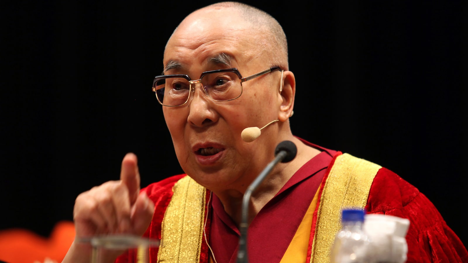Le dalaï-lama en plein discours.