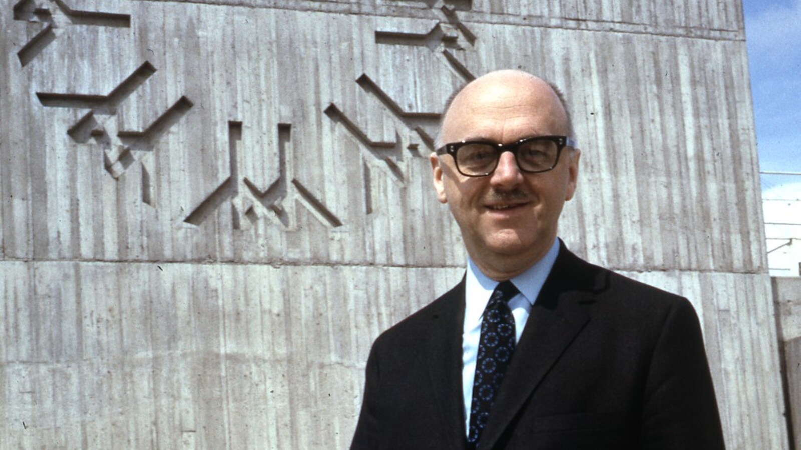 Jean Drapeau à la place des Nations en 1968