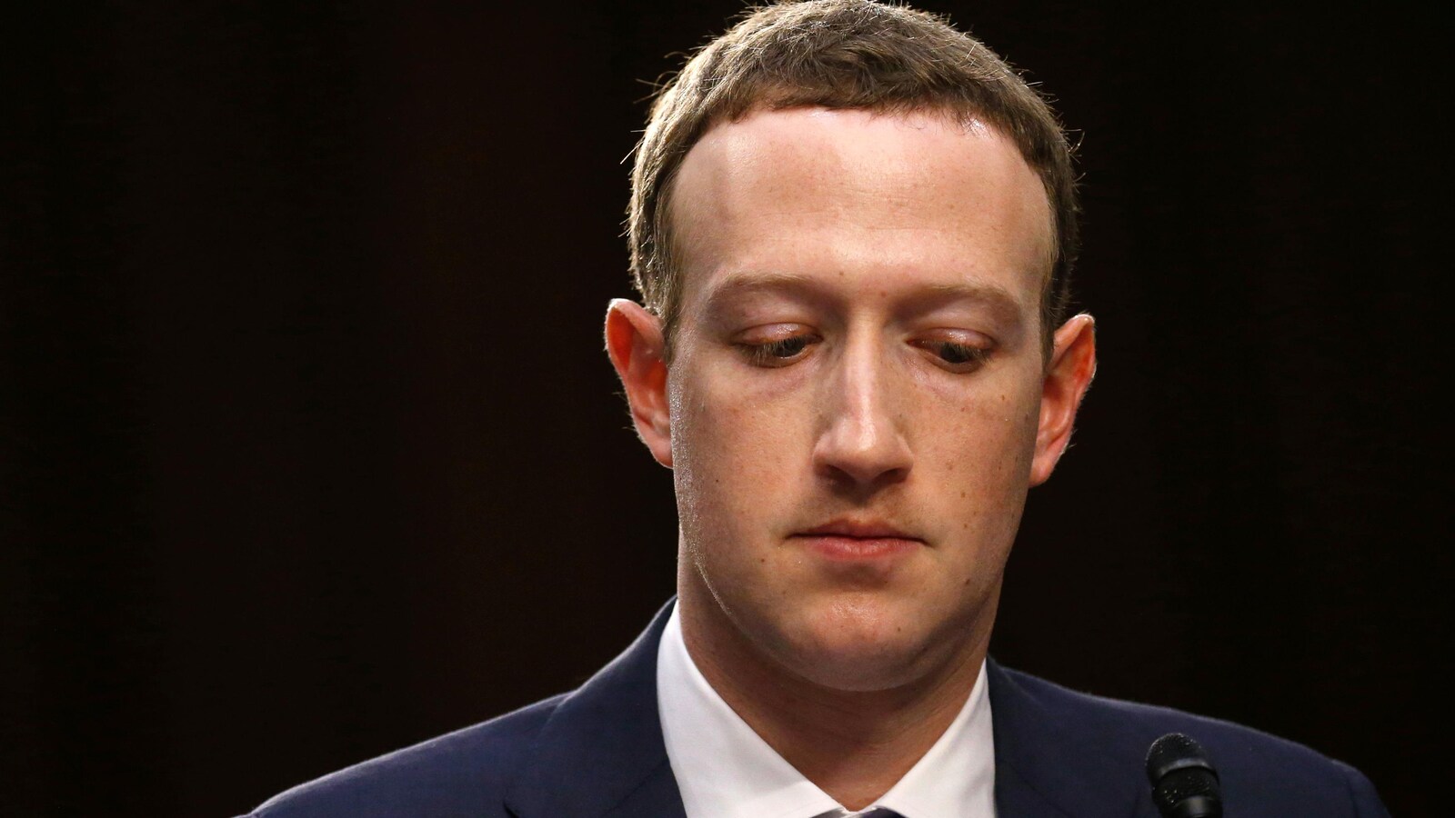 Le PDG de Facebook, Mark Zuckerberg, lors de son témoignage au Sénat sur l’utilisation et la protection des données des utilisateurs. Washington, États-Unis, le 10 avril 2018. REUTERS / Leah Millis - HP1EE4A1SCS7O