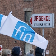 Des banderoles de la Fédération interprofessionnelle de la santé.