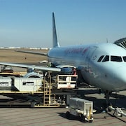 Un avion d'Air Canada sur le tarmac à l'aéroport de Saskatoon