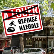 Un triplex dans une rue ombragée de Montréal avec un panneau À LOUER précisant que la reprise du logement est illégale.