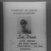 Première page d'un passeport de l'Expo 67 avec photo et adresse bien identifiée
