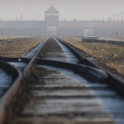 L'entrée de l'ancien camp nazi d'Auschwitz-Birkenau