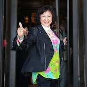 Ruby Liu, souriante, quitte le tribunal à Toronto le 23 juin 2025.