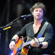 Le chanteur français Bertrand Cantat avec son groupe Détroit, en 2014.