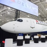 Delta est la première compagnie aérienne en Amérique du Nord à acheter l'avion anciennement construit sous la bannière C Series de Bombardier.