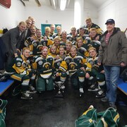 L’équipe des Broncos de Humboldt compte 24 joueurs originaires de l’ouest du Canada, âgés de 16 à 21 ans.