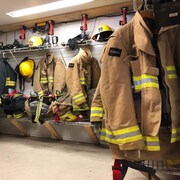 Uniformes de pompiers.